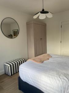 Willow Lodge Cashel- Rock View-Sleeps from 2 up to 8 guests