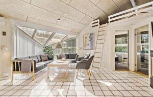 Gorgeous Home In Glesborg With Kitchen