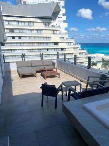 Fabulous Oceanview Suite Access to Beach & Pools
