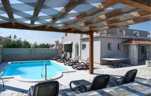 4 Bedroom Awesome Home In Vodnjan