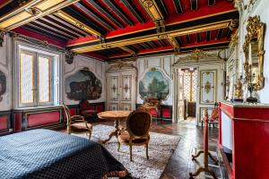 La "Suite" du Château de Chevigny-en-Valière comprenant deux chambres séparées, située à 12 minutes de la célèbre ville de Beaune