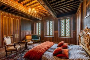 B&B / Chambres d'hotes Chateau de Chevigny-en-Valiere avec sa suite et ses deux chambres separees, proche de Beaune et des villages viticoles : photos des chambres