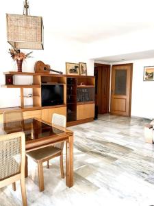 Golden Valley House 4-8 pax - box auto Metro B1 Conca Doro treno Val dAla