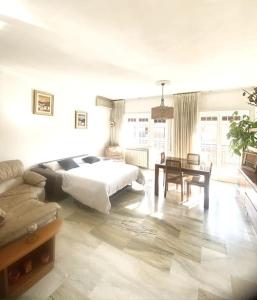 Golden Valley House 4-8 pax - box auto Metro B1 Conca Doro treno Val dAla