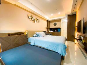 La Rosa II at Anderson Tower