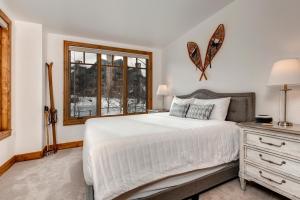 Deer Valley Ski In and Out, Luxury Condo, Amazing Views, Private Balcony Slope Side - Hot Tub!
