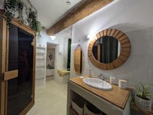 Appartements La Galatee, Balneo et Sauna privatifs : photos des chambres