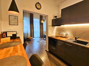 AMZEI Studios & Suites