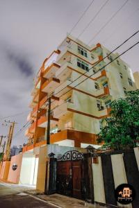 Beach-side 3 bedroom Apartment in Mount Lavinia