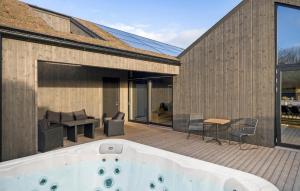 4 Bedroom Pet Friendly Home In Blokhus