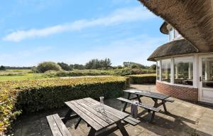 Twelve-Bedroom Accommodation In Ulfborg