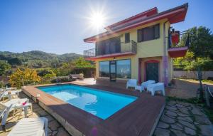 4 Bedroom Awesome Home In Caronia