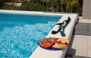 3 Bedroom Beautiful Home In Sutivan