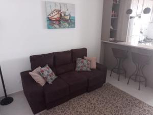 Apto 2 quartos a 350 metros da praia, churrasqueira na varanda, wi-fi, piscina, garagem coberta,telas de proteção, quadra beach tênis