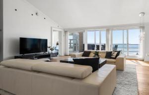 Amazing Home In Ebeltoft With Wifi