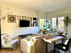 Mosaic Suite at The Inn On The Drive - Coquitlam