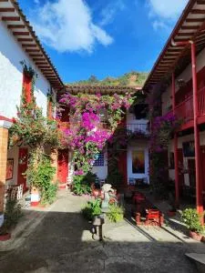 La Oculta Hostal - 拉平塔达