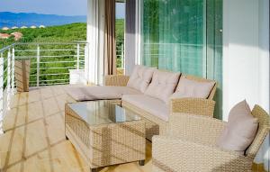 Beautiful Home In Klimno With Kitchen