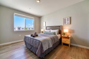 Spacious 3BR Townhouse with Free Parking Included!