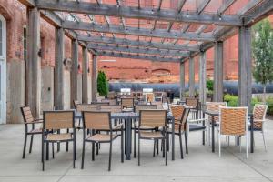 Luxurious 2 Bedroom 2 Bathroom