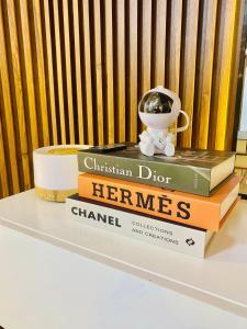 Premium & Spacious Studio with PS4, Karaoke & Netflix