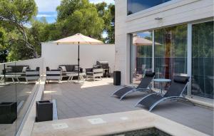 Cozy Apartment In Postira