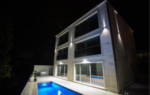 Cozy Apartment In Postira