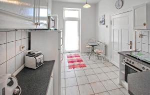 2 Bedroom Cozy Apartment In Malchow
