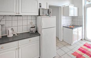2 Bedroom Cozy Apartment In Malchow