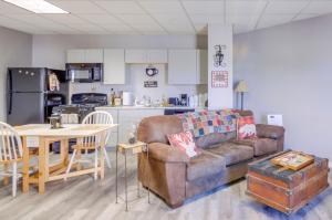 Convenient Del Norte Apt Near Hiking and Downtown!