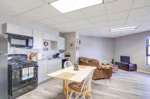 Convenient Del Norte Apt Near Hiking and Downtown!