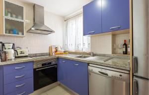 Cozy Apartment In Villajoyosa With Wifi