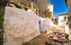 Awesome Home In Benadalid