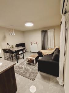 Ghini Venes 2 Καλώς ήλθες