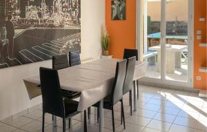 Maisons de vacances Gorgeous Home In Ares : photos des chambres