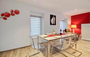 Maisons de vacances Amazing Home In Jugon-Les-Lacs : photos des chambres