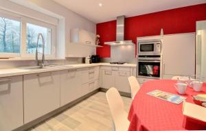 Maisons de vacances Amazing Home In Jugon-Les-Lacs : photos des chambres