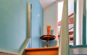 Maisons de vacances Beautiful Home In La Teste-De-Buch : photos des chambres