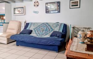 Maisons de vacances Beautiful Home In La Teste-De-Buch : photos des chambres