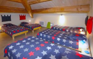 Maisons de vacances Nice Home In St Andre De Cruzieres : photos des chambres