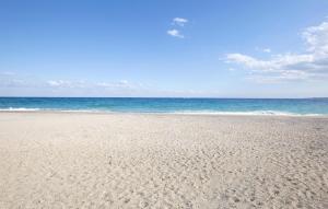 2 Bedroom Stunning Apartment In Solanas img11