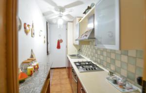 2 Bedroom Stunning Apartment In Solanas img3