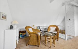 Cozy Home In Aakirkeby With Wifi