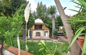 2 Bedroom Nice Apartment In Trecastagni