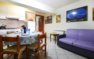 2 Bedroom Nice Apartment In Trecastagni