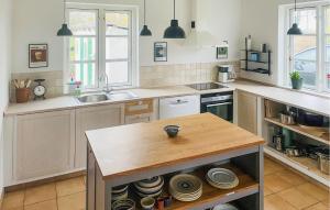 3 Bedroom Amazing Home In Stege