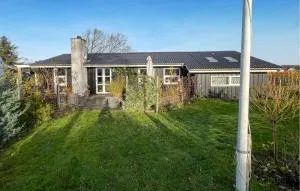 3 Bedroom Cozy Home In Nibe - Store Restrup