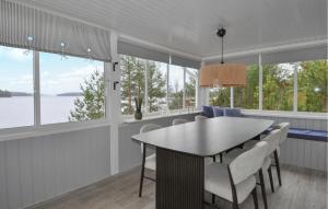 Gorgeous Home In Vretstorp