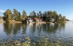 Awesome Home In Askersund With Sauna - Laxå