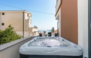 Lovely Apartment In Duboka With Wifi - Ploča